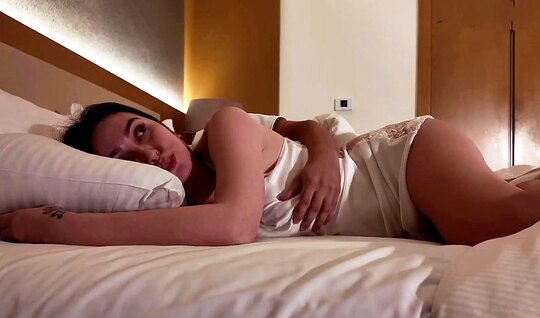 Отличный секс с мачехой Сашей Парадайз ее пасынка в гостинице