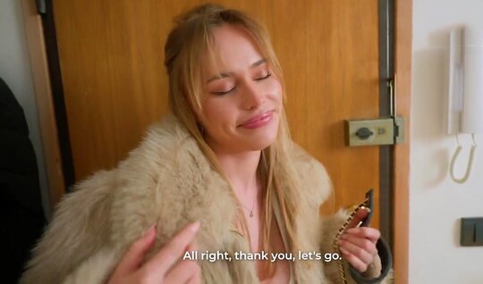 Мэри Мур перебрала и расслабилась слегка...